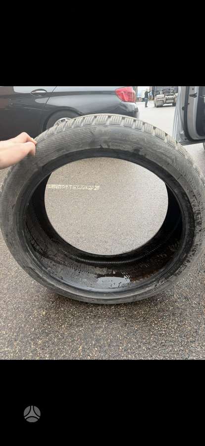 Continental, зимние 255/40 R21