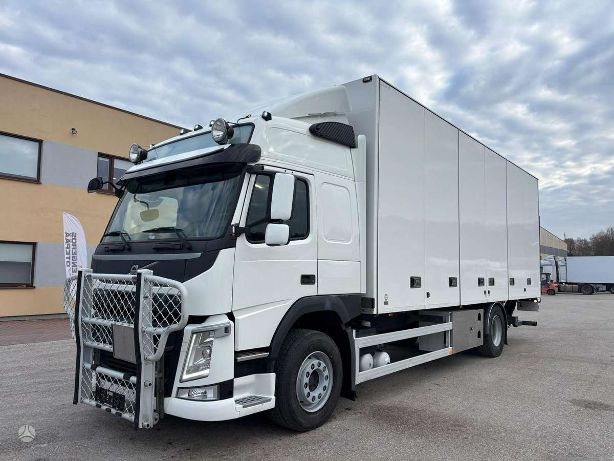 Volvo FM 330, box trucks / box vans
