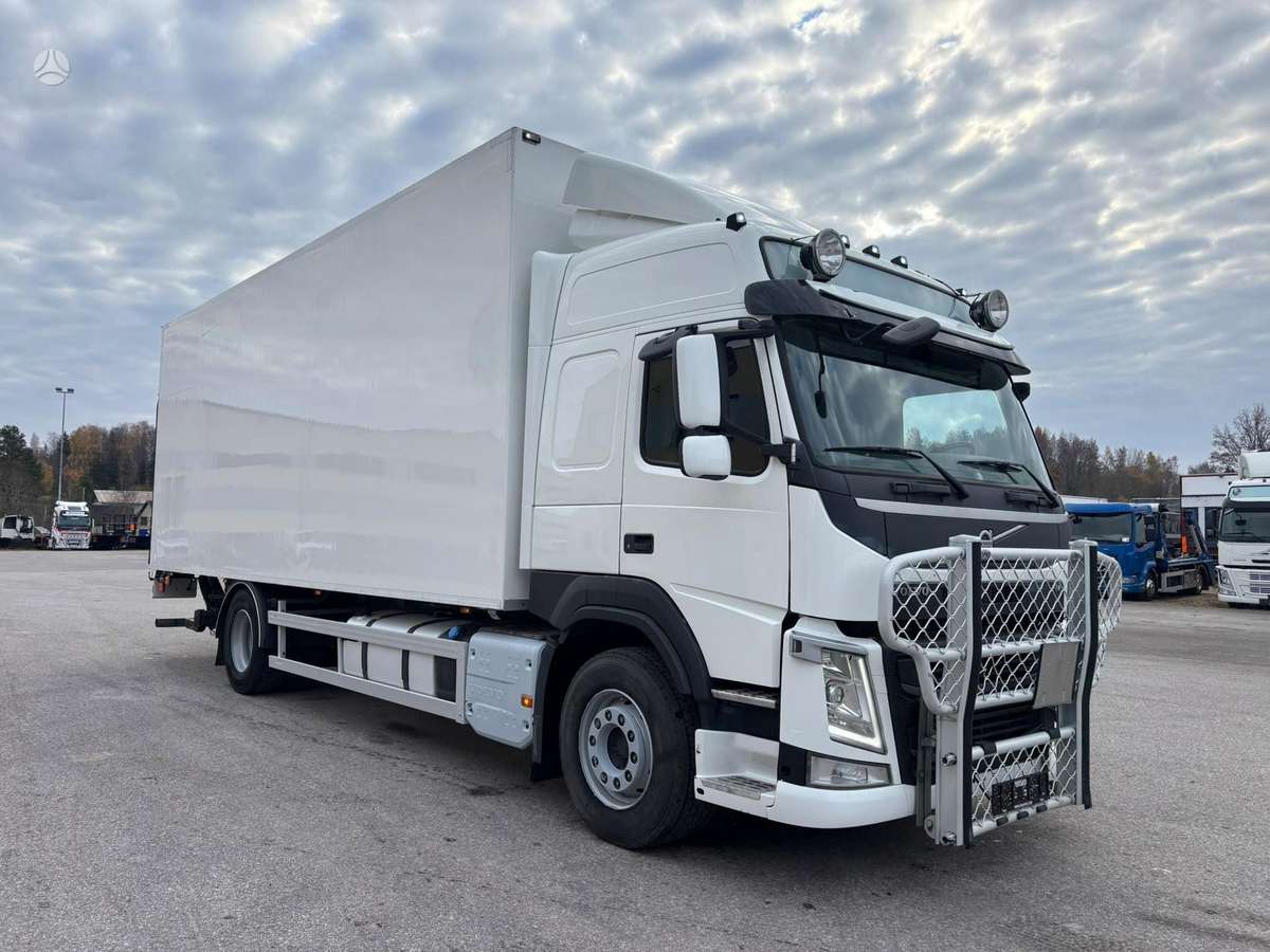 Volvo FM 330, box trucks / box vans