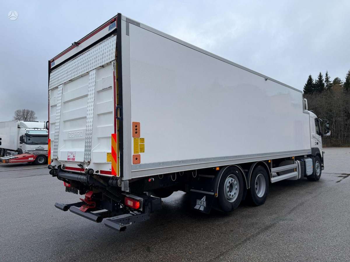 Volvo FM460, refrigerated trucks