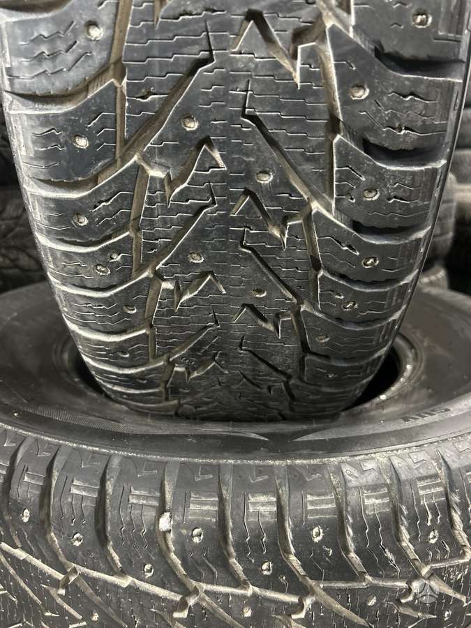 Bridgestone, зимние 245/70 R16