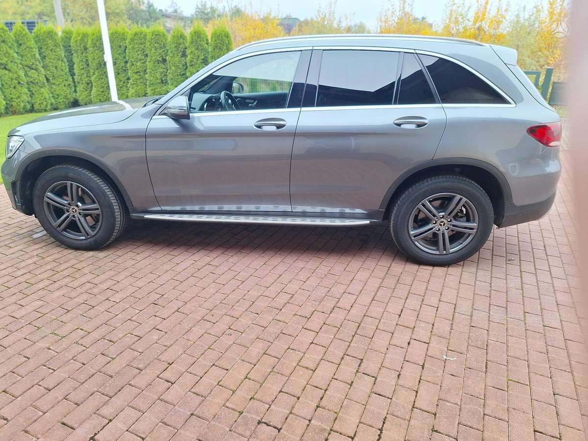 Mercedes-Benz GLC300