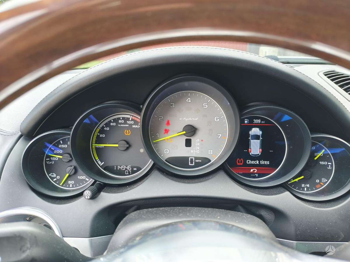 Porsche Cayenne dalimis