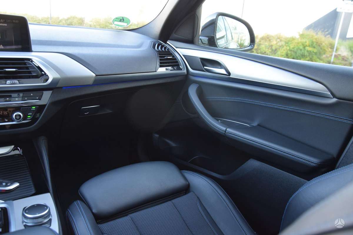 BMW X4, 2.0 l., off-road / crossover