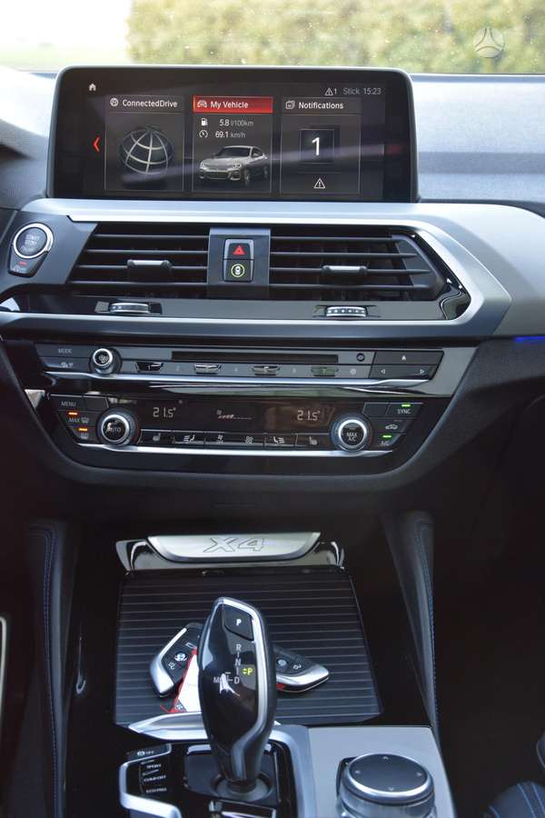 BMW X4, 2.0 l., off-road / crossover