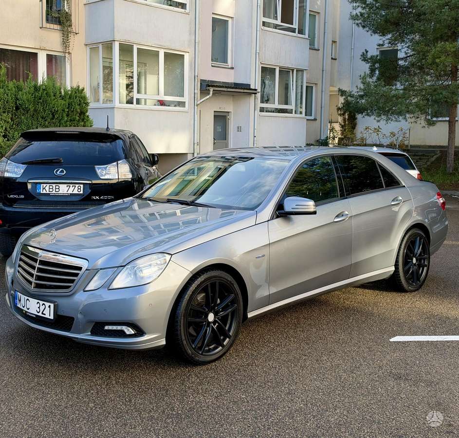 Mercedes-Benz E220