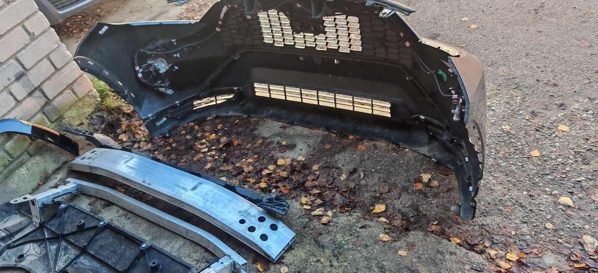 Toyota RAV4 kėbulo dalys