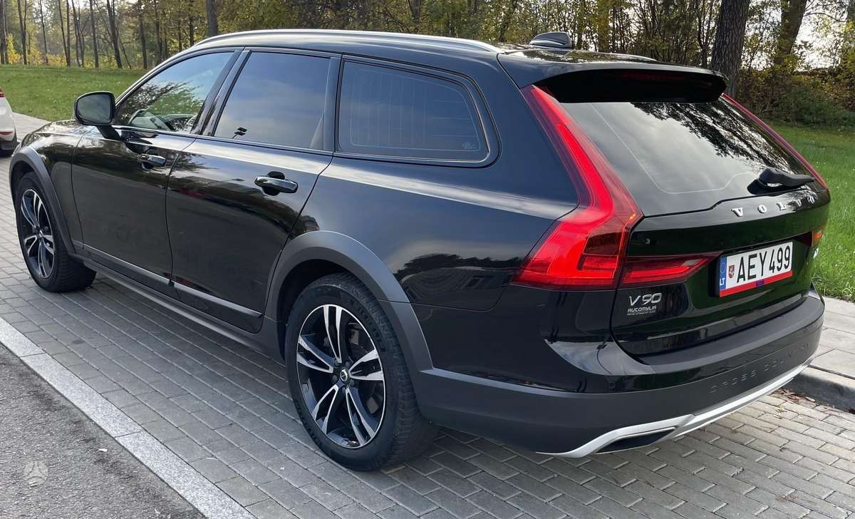 Volvo V90 Cross Country
