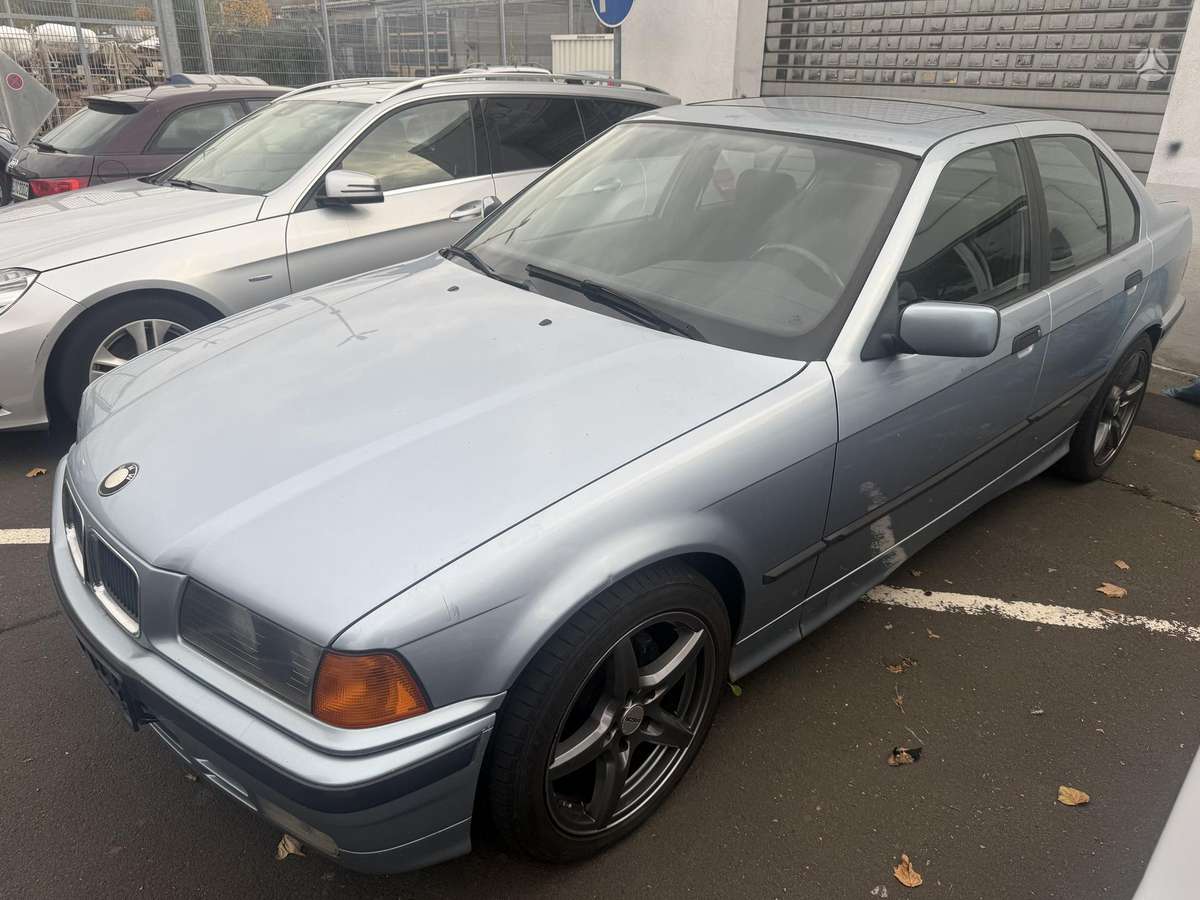 BMW 320