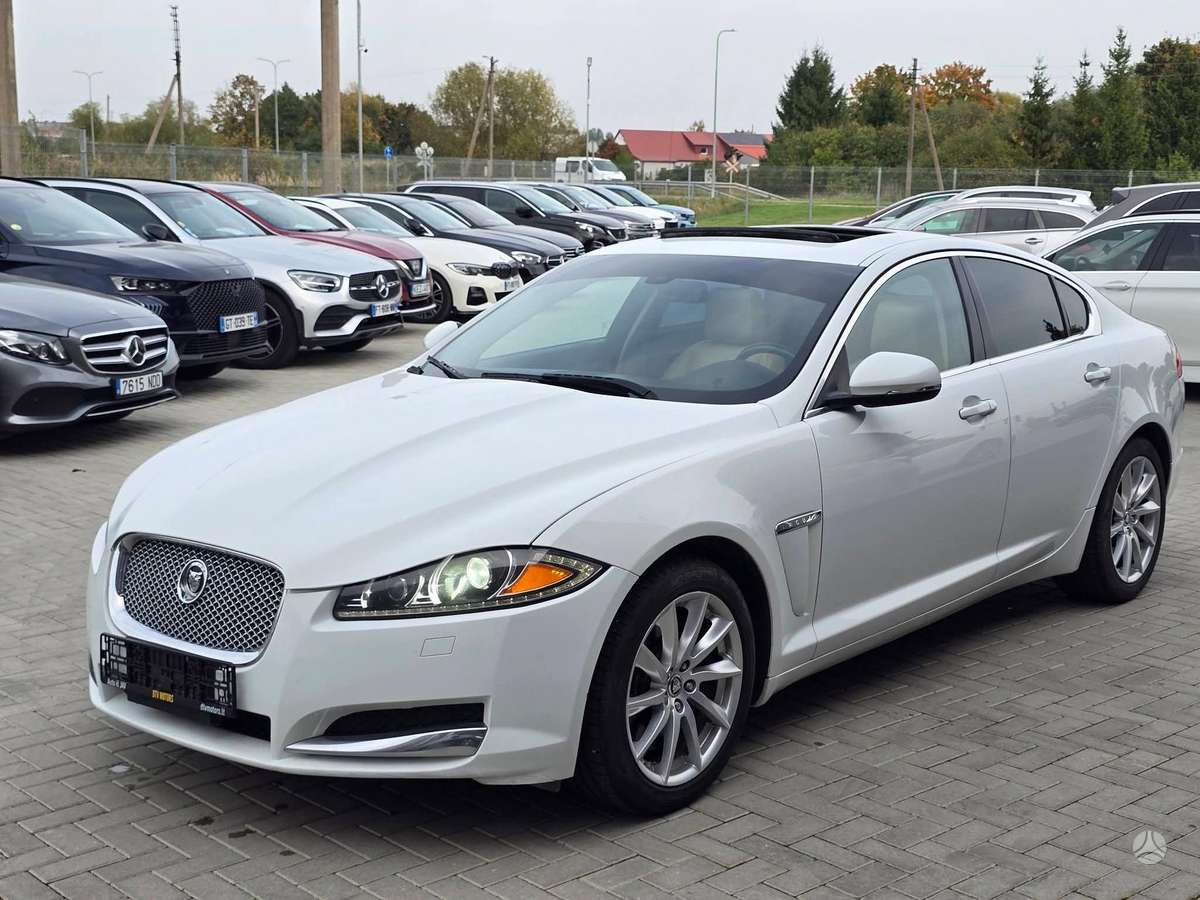 Jaguar XF
