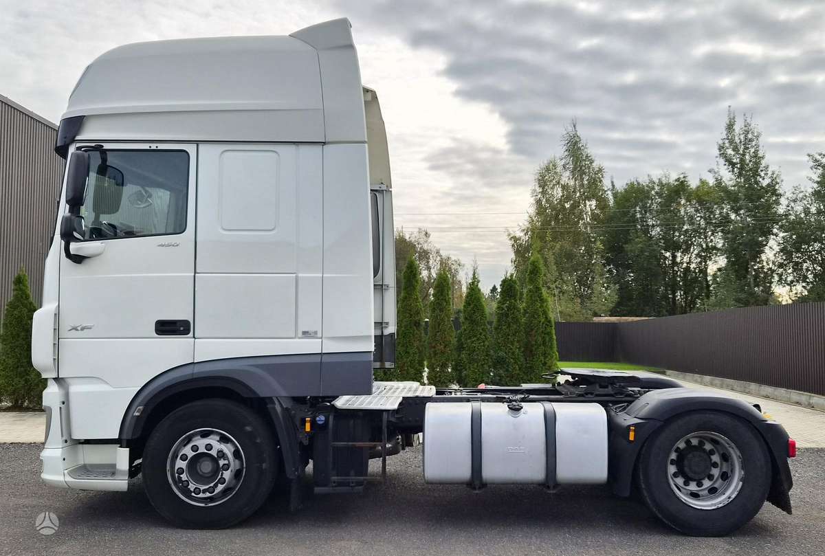 DAF XF 450, double sleeper