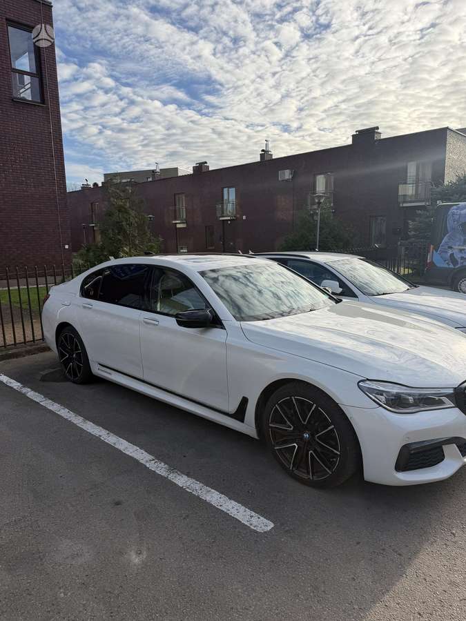 BMW 740
