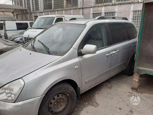 Kia Carnival по частям