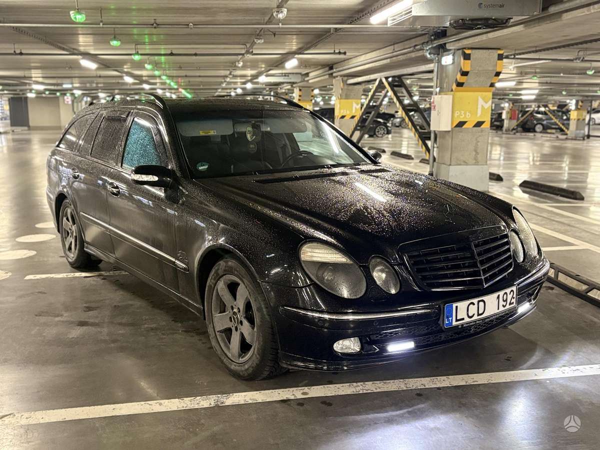 Mercedes-Benz E320
