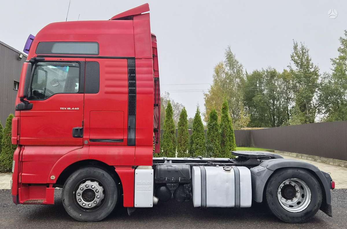 MAN TGX 18.440, 2 спальных места