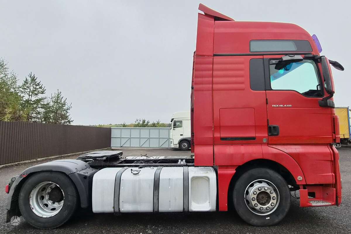 MAN TGX 18.440, 2 спальных места