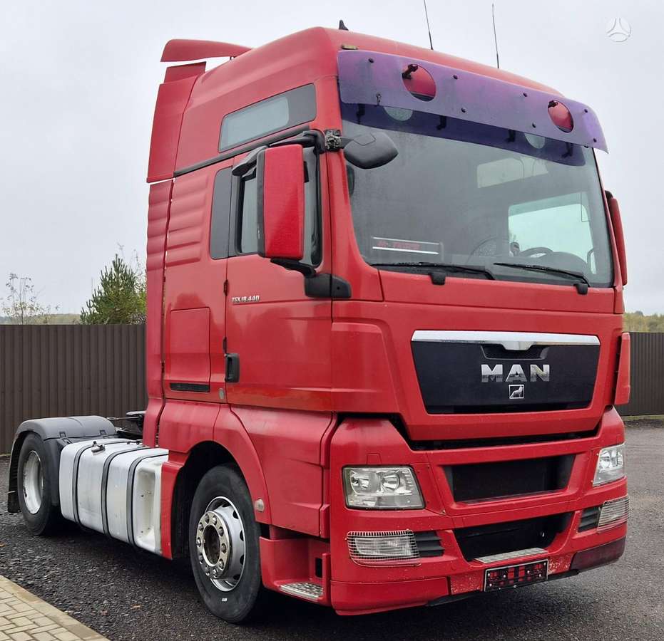 MAN TGX 18.440, 2 спальных места