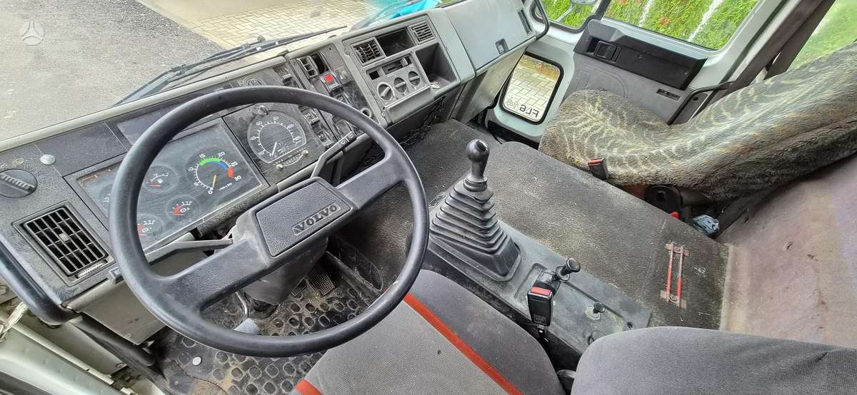 Volvo FL6, savivarčiai