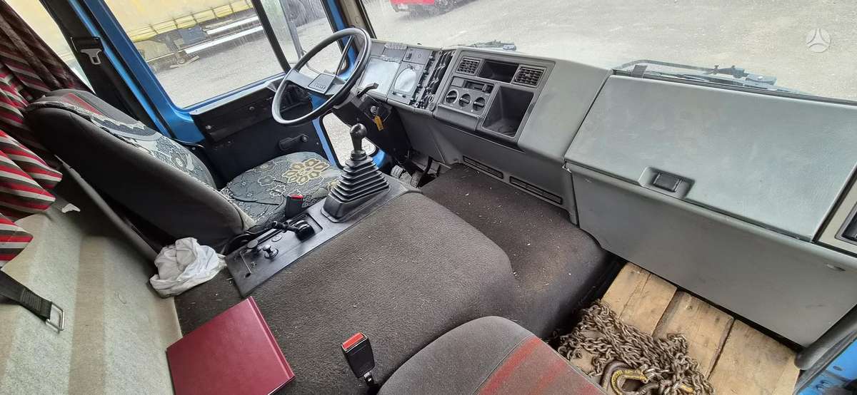 Volvo FL617, с краном