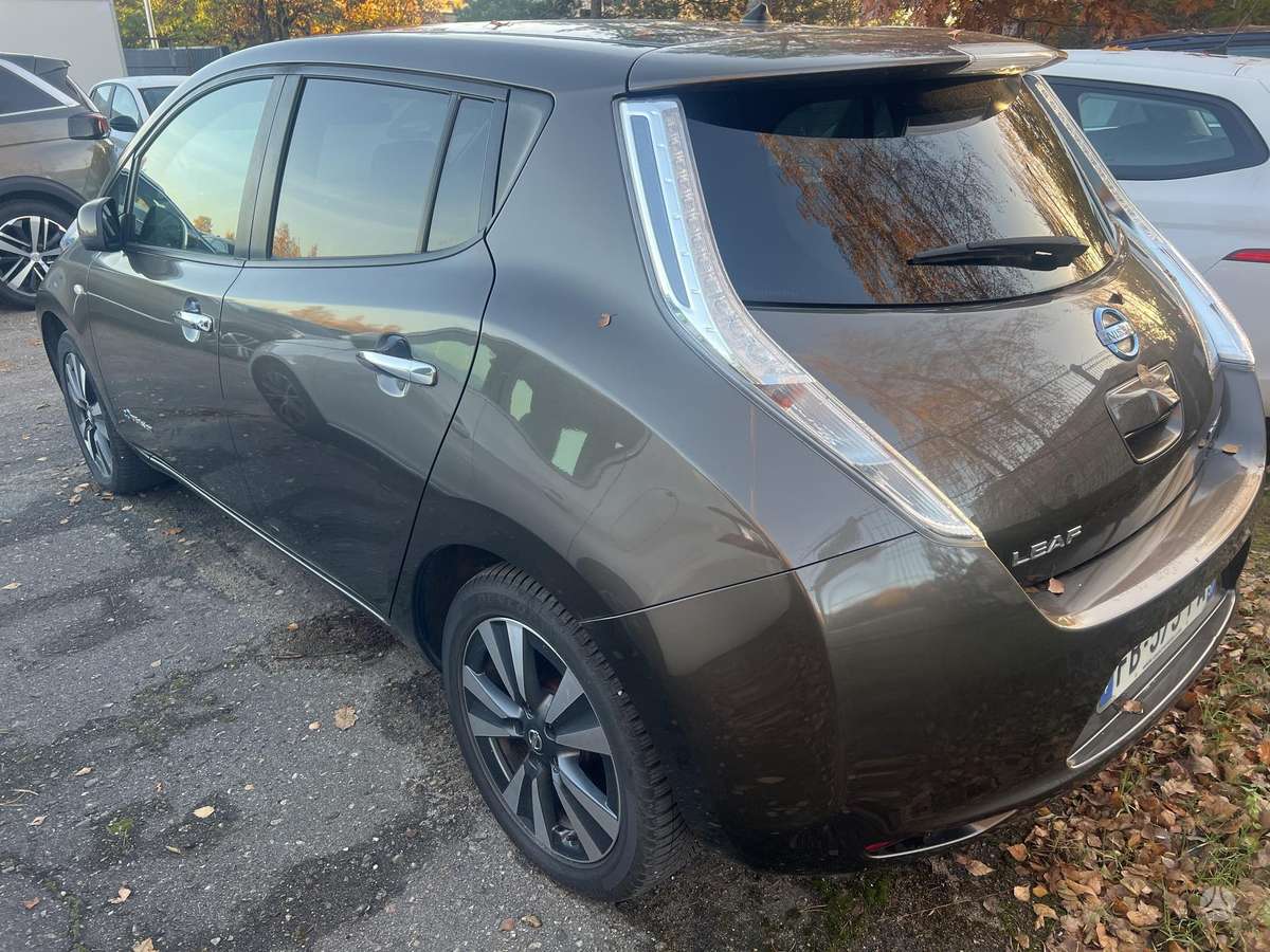 Nissan Leaf, hatchback