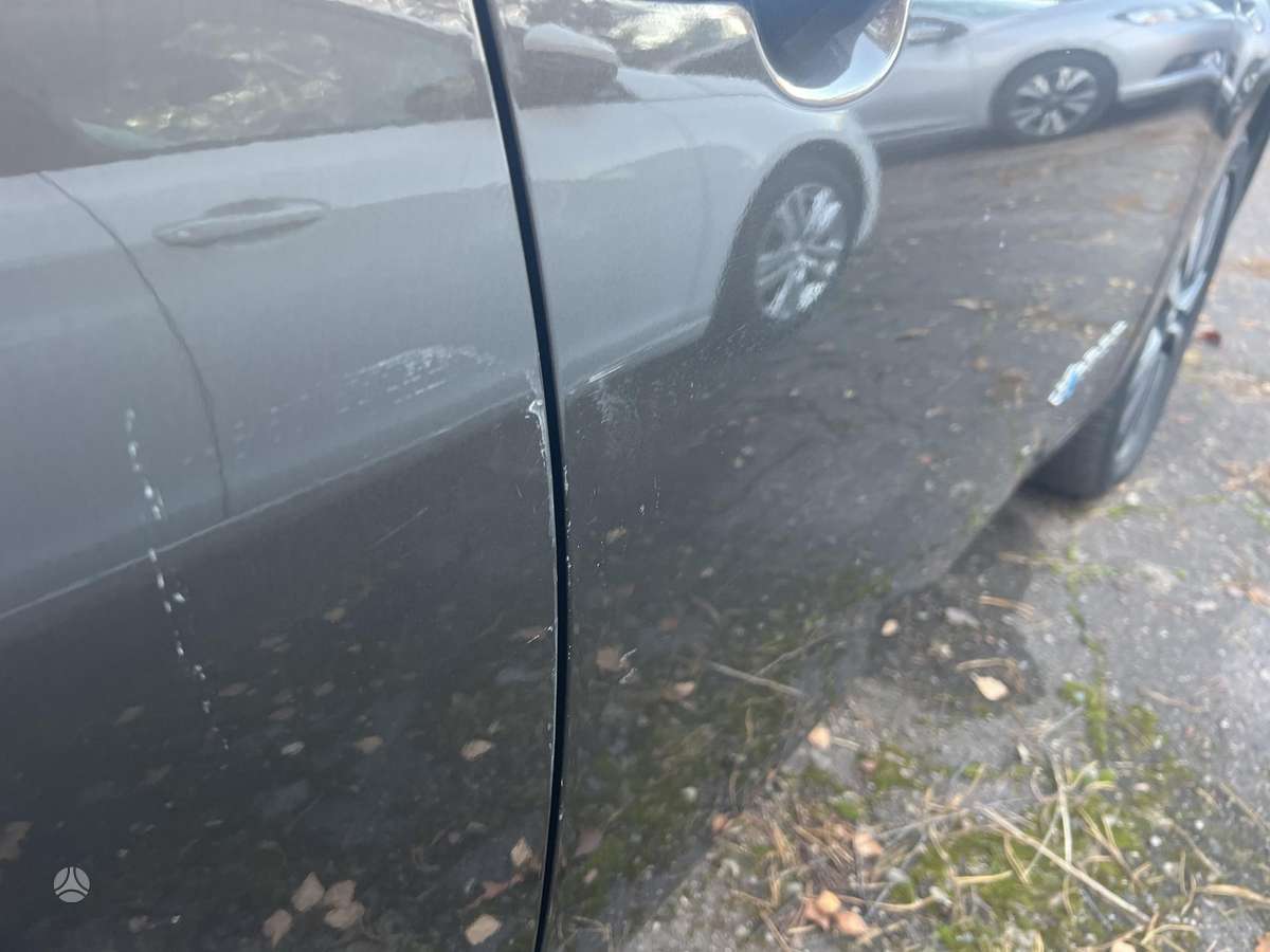 Nissan Leaf, hatchback