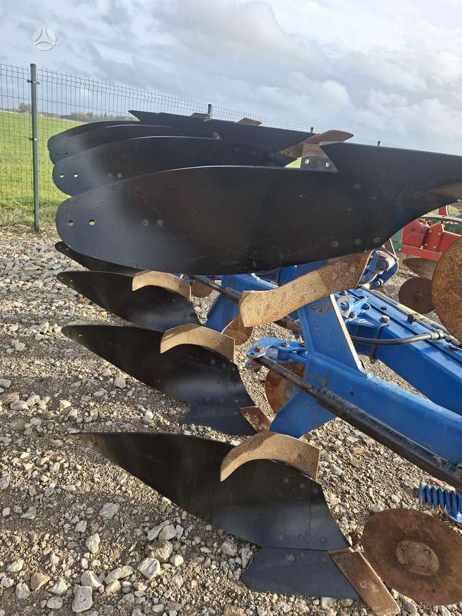 Överum CX490H, ploughs