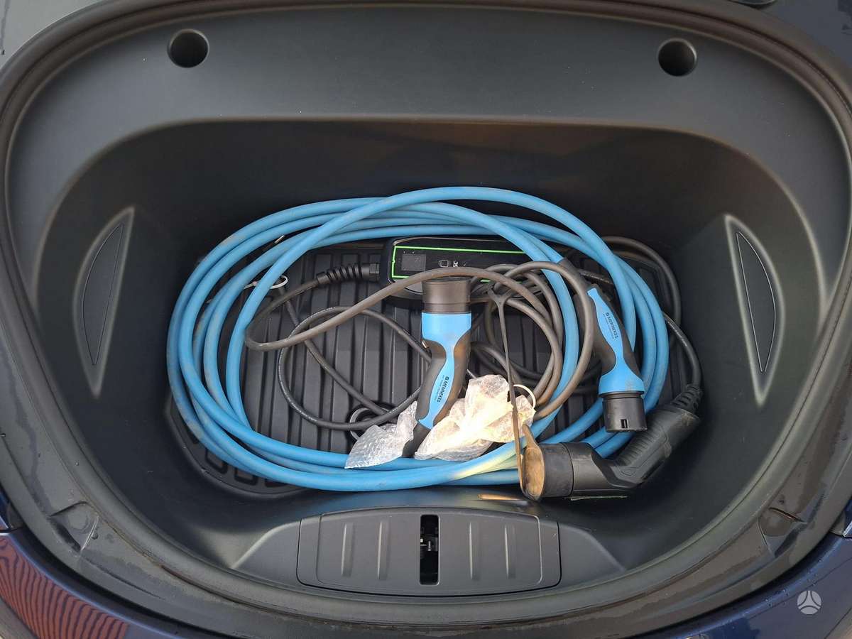Tesla Model 3, 82 кВт·ч, Хэтчбек
