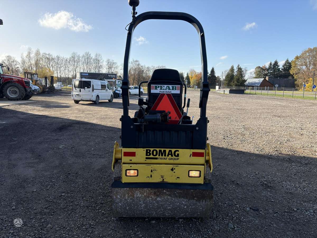 Bomag BW120, vibrator / compactor