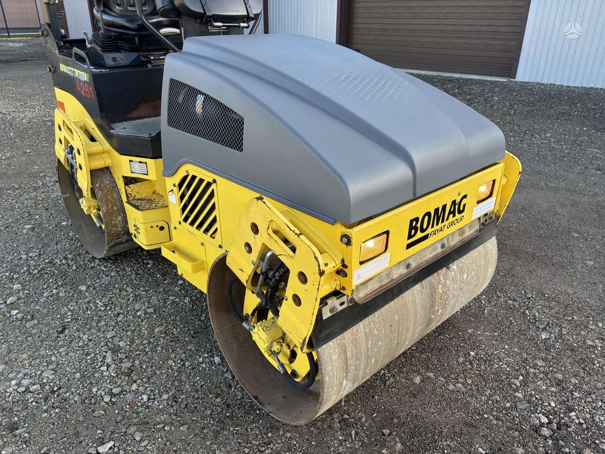 Bomag BW120, vibrator / compactor