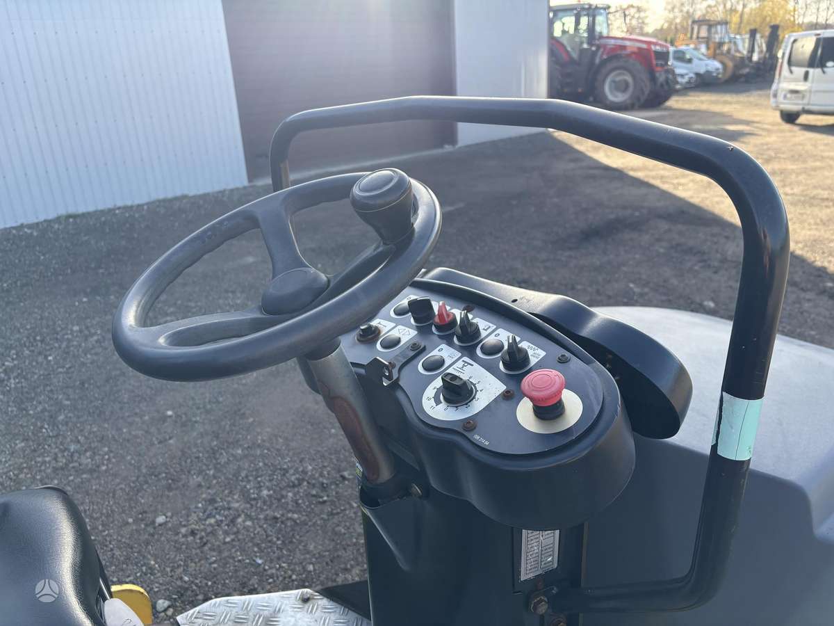 Bomag BW120, vibrator / compactor