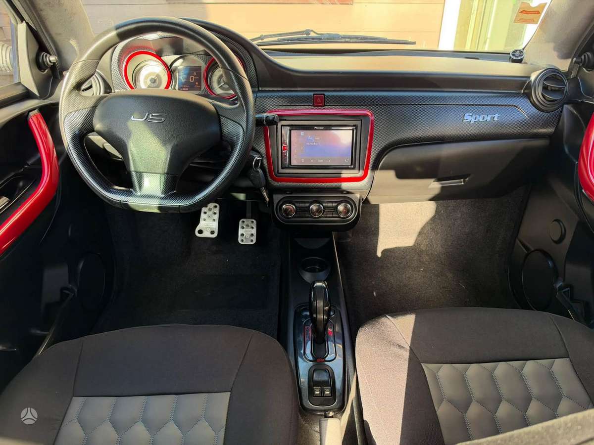 Ligier JS50, 0.5 l., hatchback