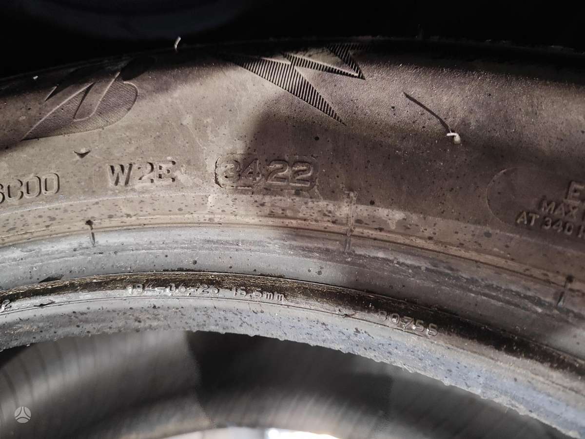 Bridgestone, зимние 225/55 R18
