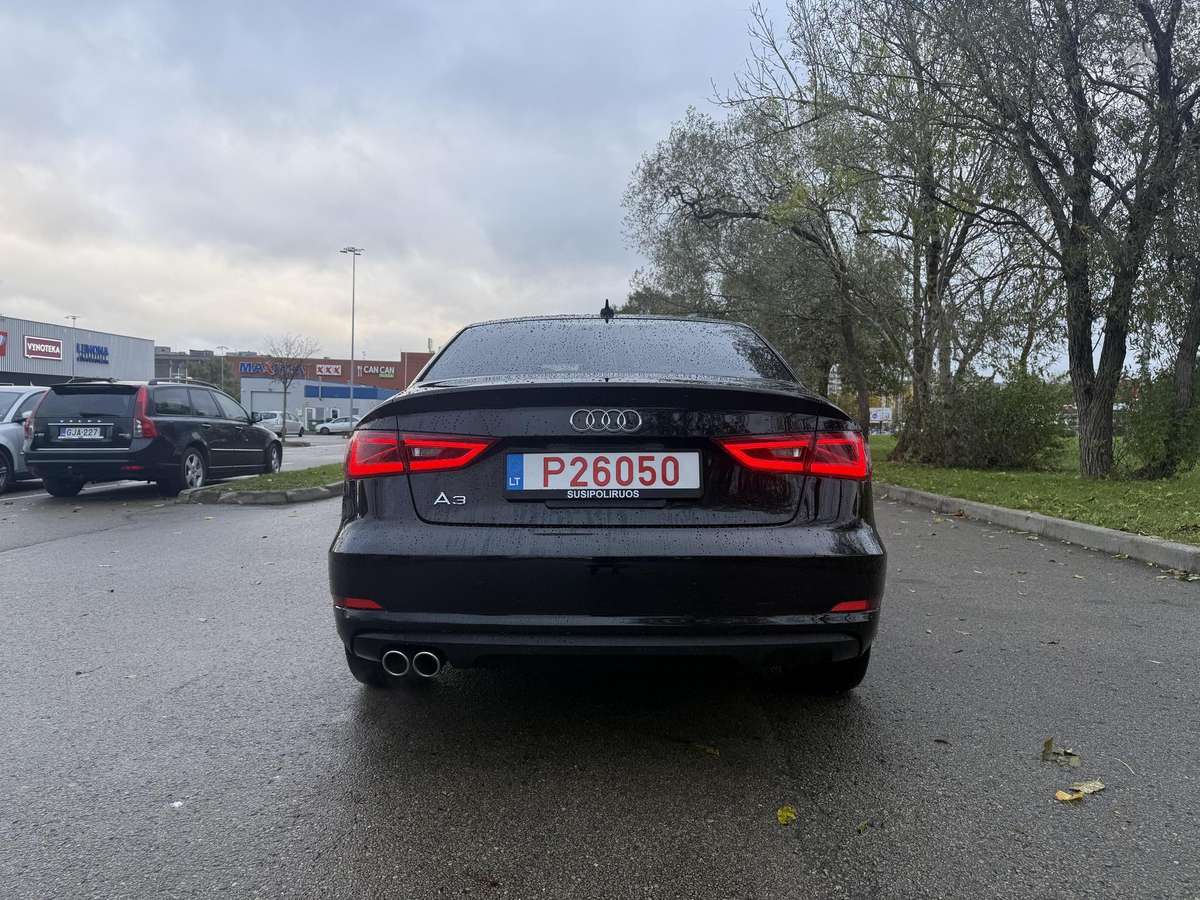 Audi A3, 1.8 l., Седан