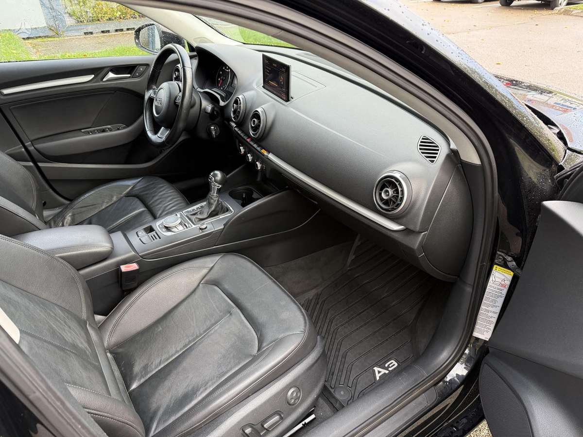 Audi A3, 1.8 l., Седан