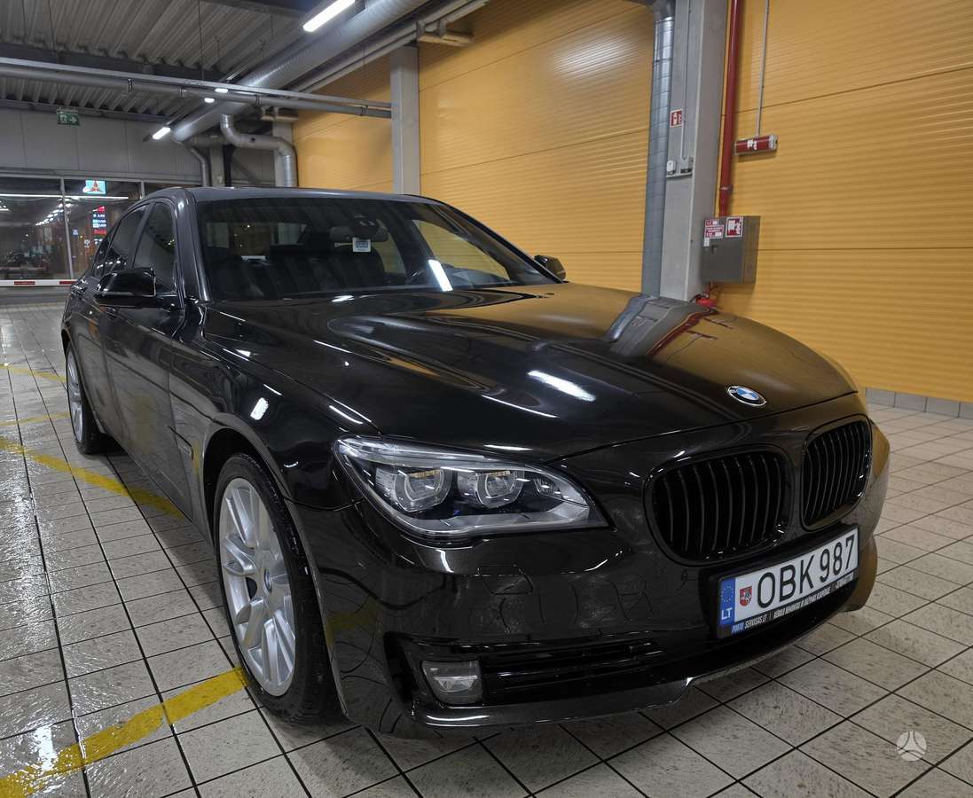 BMW 730