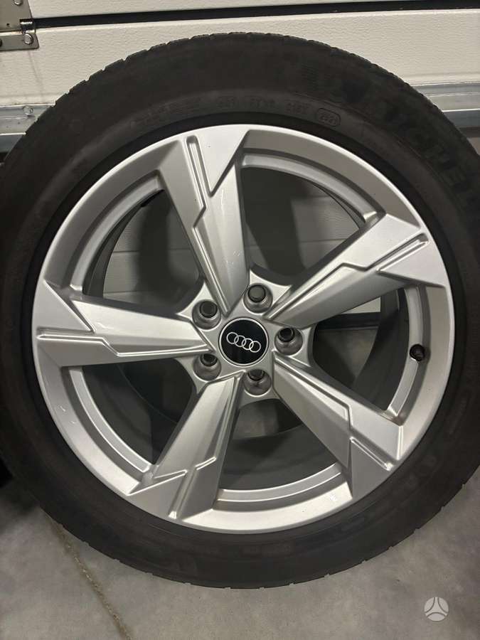 Audi, lengvojo lydinio, R18