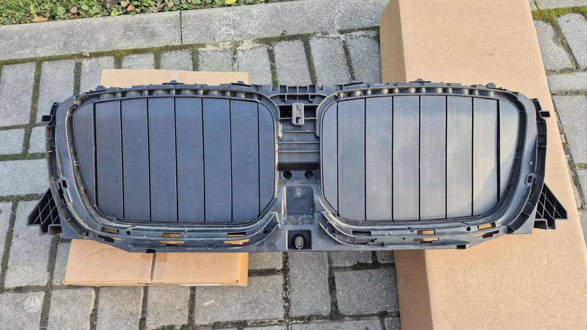 BMW X4 sparnai