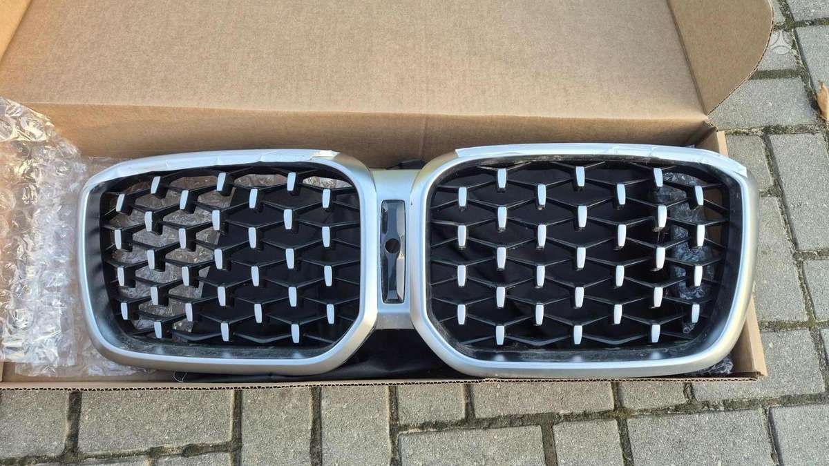 BMW X4 sparnai
