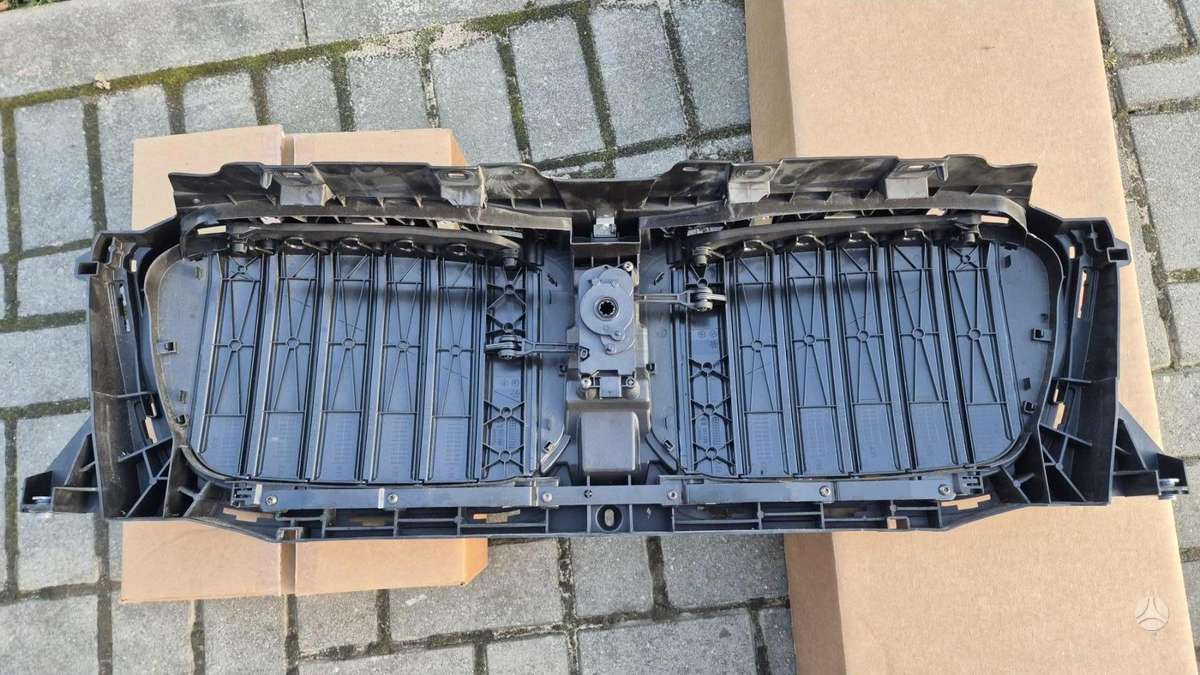 BMW X4 sparnai