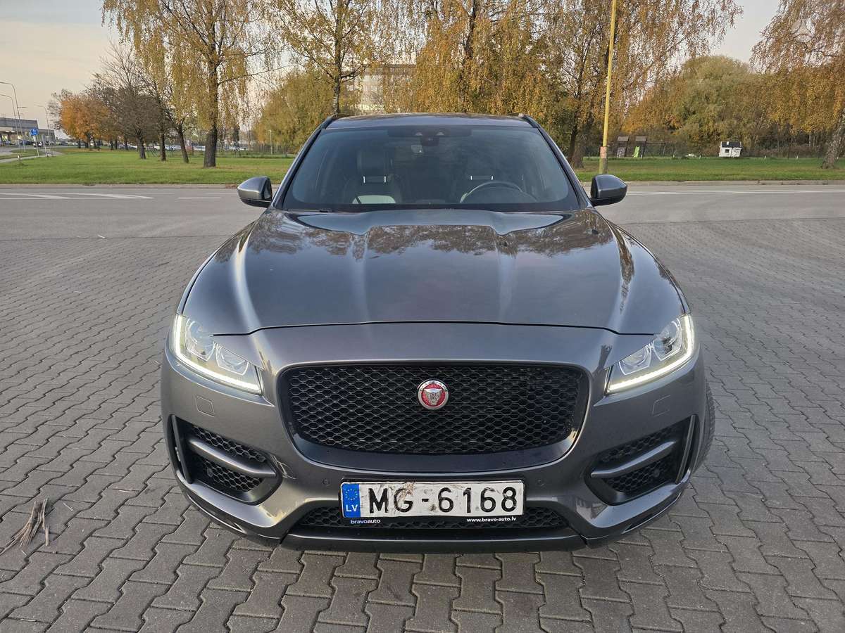 Jaguar F-Pace