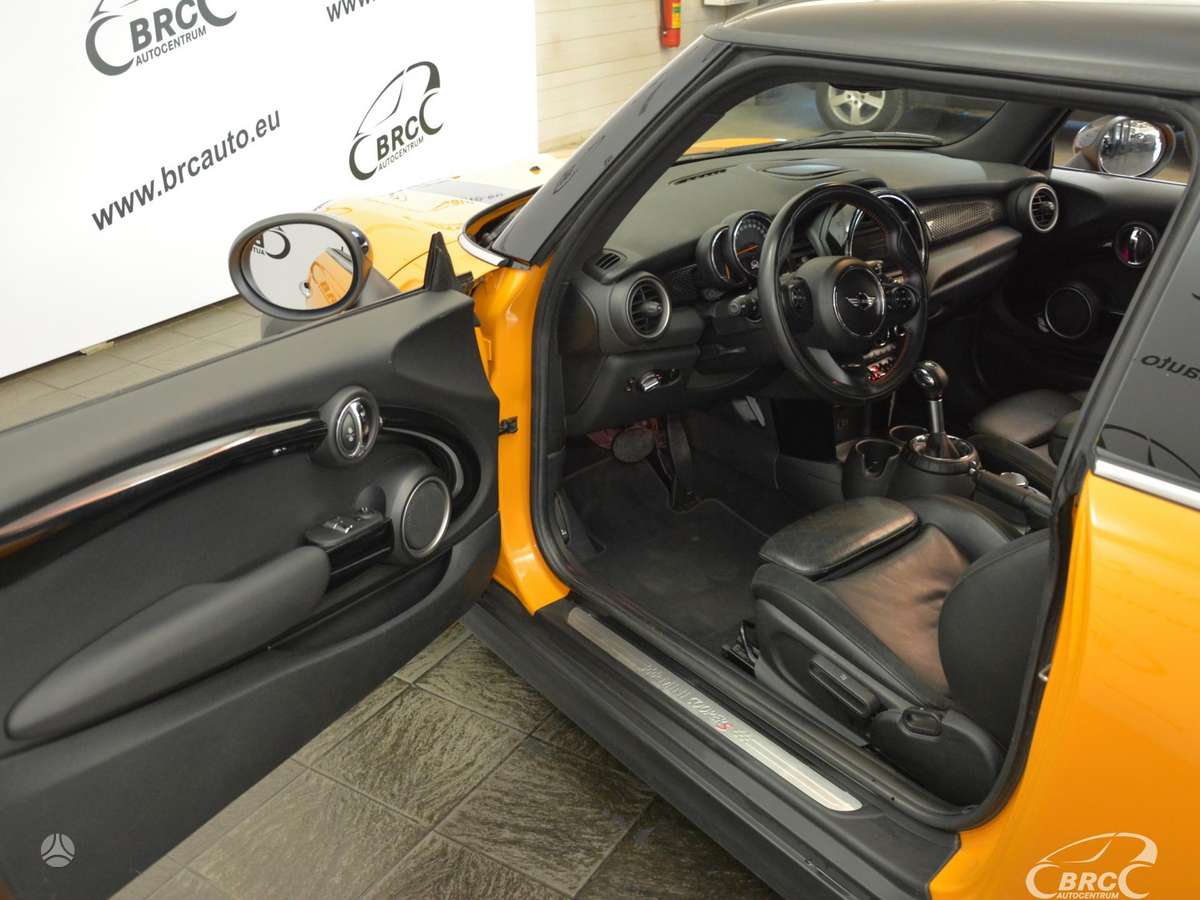 Mini Cooper, 2.0 l., hatchback