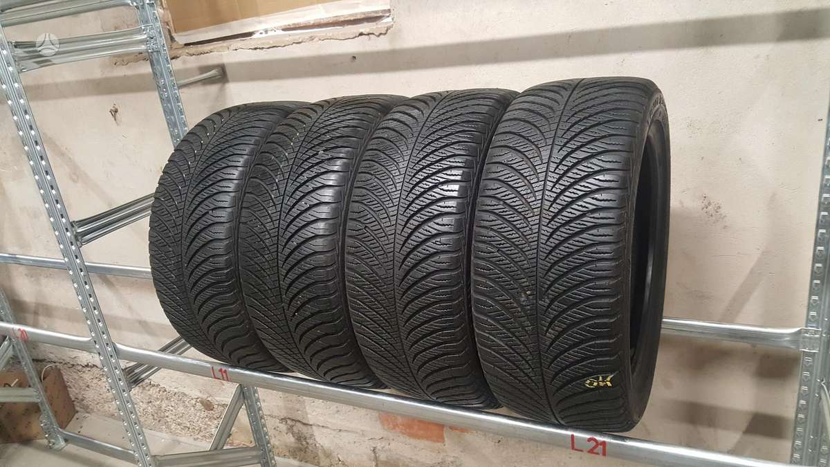Goodyear VECTOR4SEASONS, всесезонные 215/45 R16