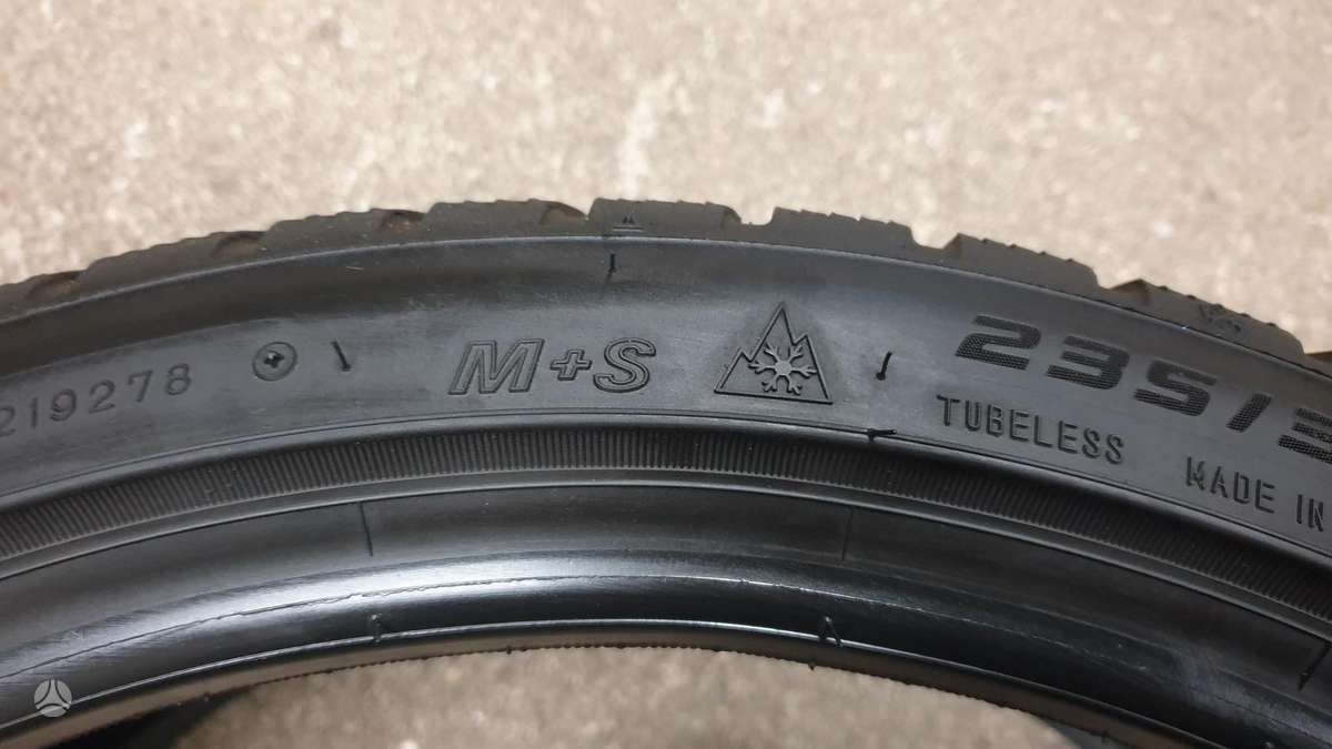 Falken EuroWinter HS02, žieminės 235/35 R19