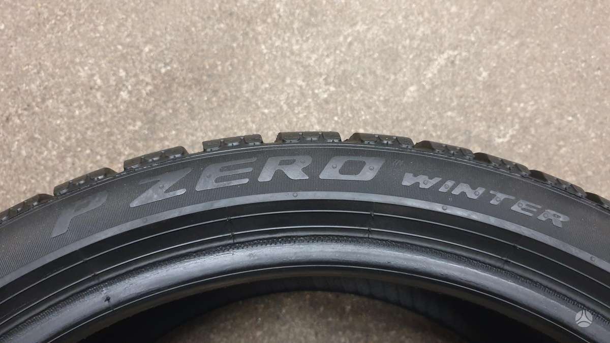 Pirelli PZero Winter, зимние 255/35 R19