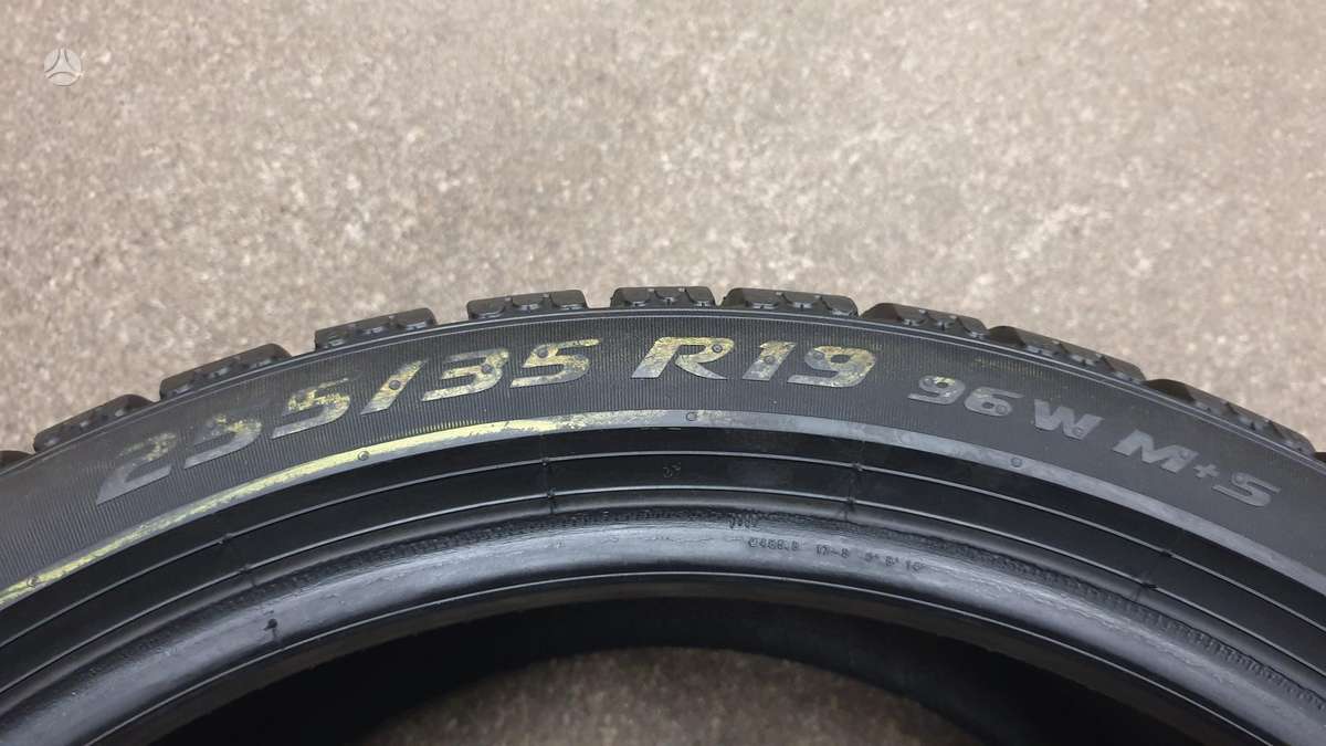 Pirelli PZero Winter, žieminės 255/35 R19
