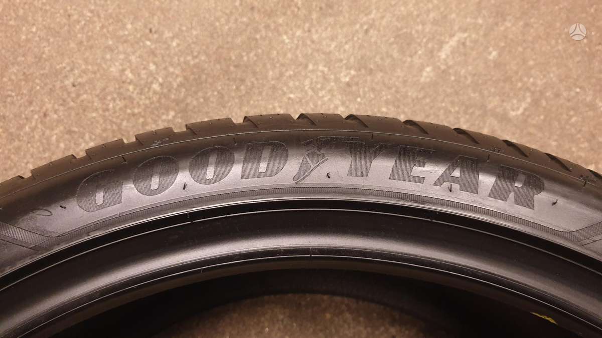 Goodyear Vector4Seasons, vasarinės 255/40 R21