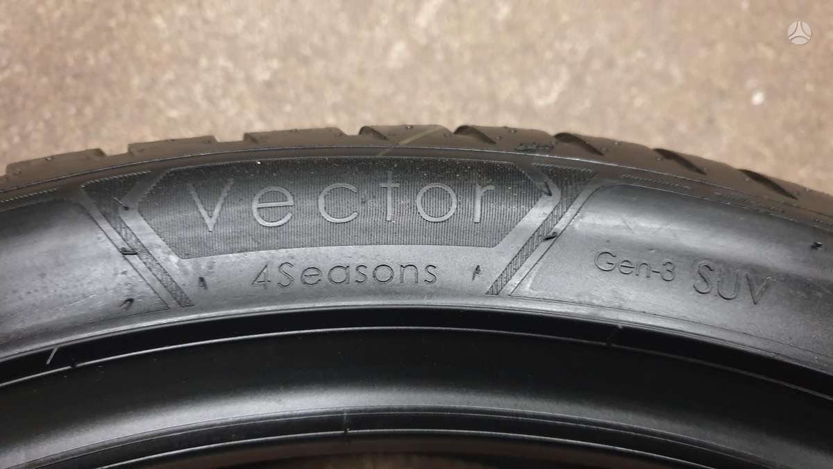 Goodyear Vector4Seasons, vasarinės 255/40 R21