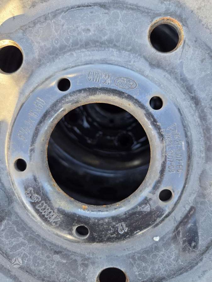 Nokian, всесезонные 215/65 R16
