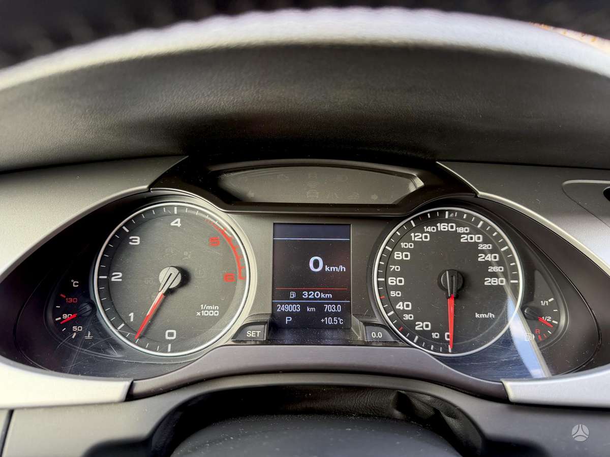 Audi A4, saloon / sedan