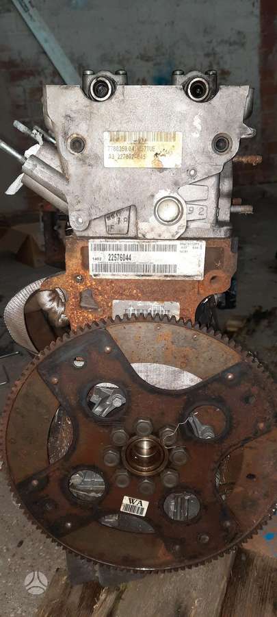 BMW 7 serija engine